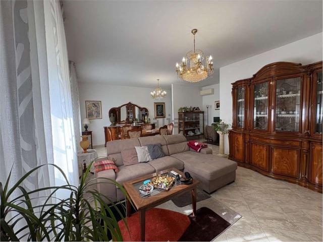 Appartamento in vendita di 175 m² in Via Chiesa Panzano