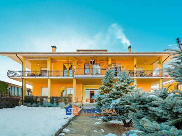 Appartamento in vendita di 175 m² in Via Circonvallazione, 38