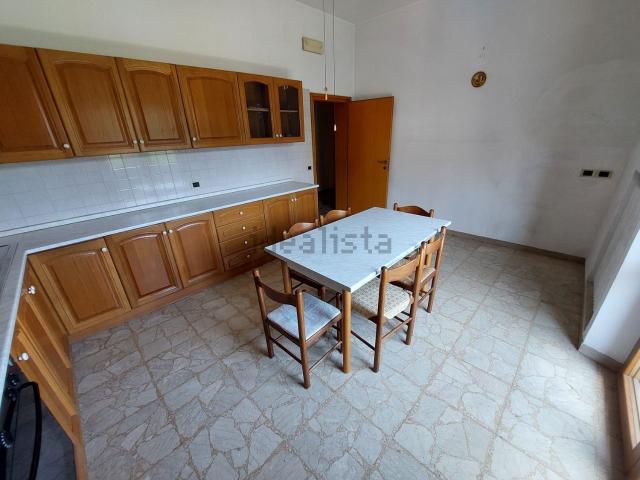 Appartamento in vendita di 175 m² in Via Alessandro Manzoni