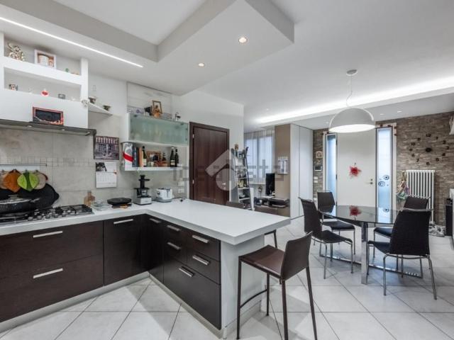 Appartamento in vendita di 175 m² in Via Bartolomeo Ramenghi, 18