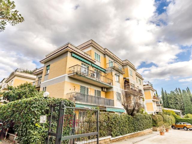 Appartamento in vendita di 175 m² in Via Bracciano
