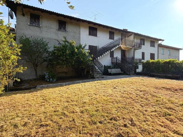Appartamento in vendita di 175 m² in Via Gavazzuolo