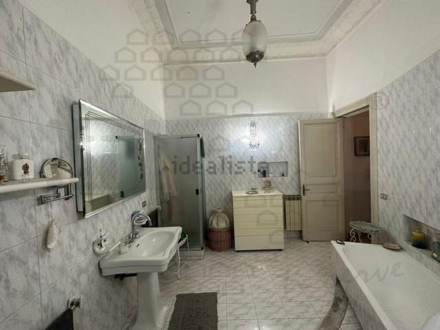 Appartamento in vendita di 175 m² in Via Giuseppe Garibaldi