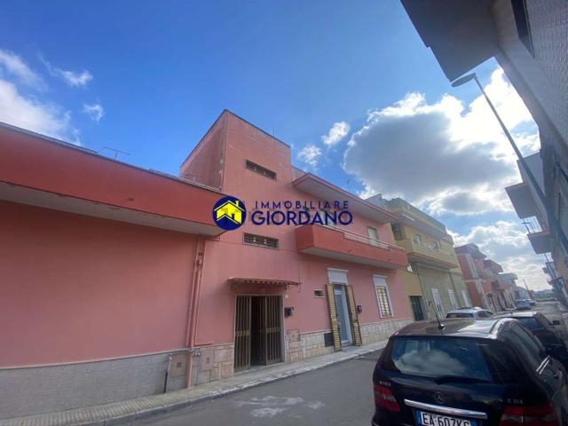 Appartamento in vendita di 175 m² in Via Giacomo Matteotti, 5