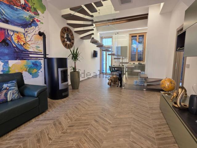 Appartamento in vendita di 175 m² in Via Dante Alighieri, 33