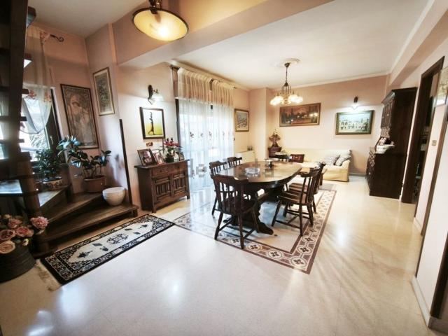 Appartamento in vendita di 175 m² in Via degli Ausoni, 40