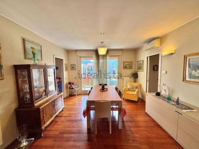 Appartamento in vendita di 175 m² in Via del Camposanto