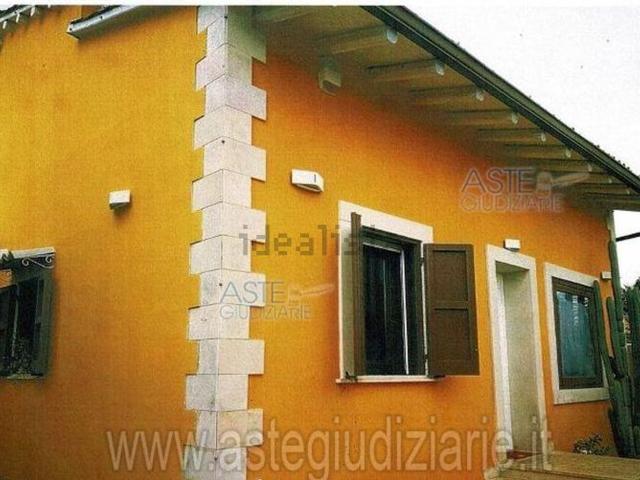 Appartamento in vendita di 175 m² in Via Ettore Fieramosca