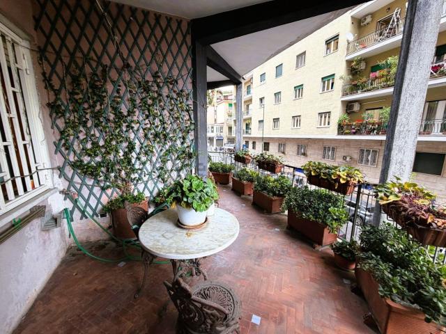 Appartamento in vendita di 175 m² in Via Francesco Giordani