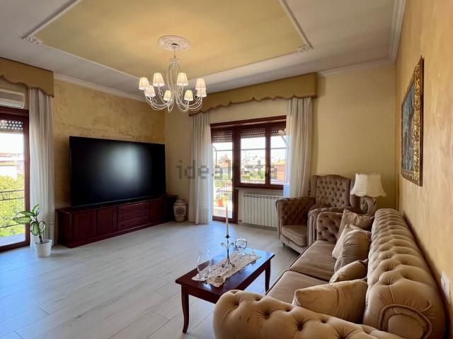Appartamento in vendita di 175 m² in Via Luigi Biondi, 4