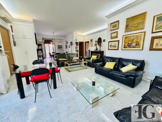 Appartamento in vendita di 175 m² in Via Matilde Serao, 11