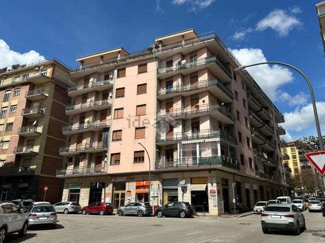 Appartamento in vendita di 175 m² in Via Michele Capozzi, 4