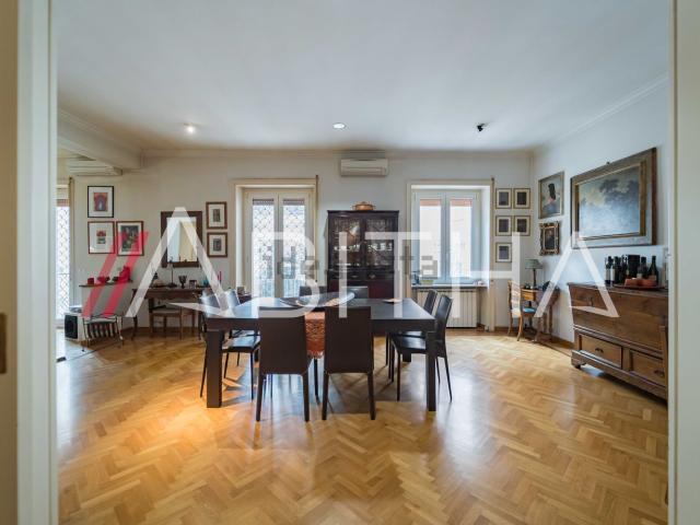 Appartamento in vendita di 175 m² in Via Nemorense