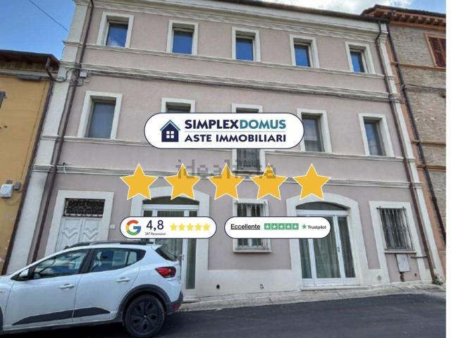 Appartamento in vendita di 175 m² in Via Ponte Metauro