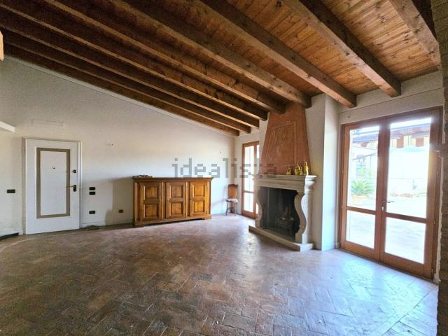 Appartamento in vendita di 175 m² in Via Padana Superiore, 167