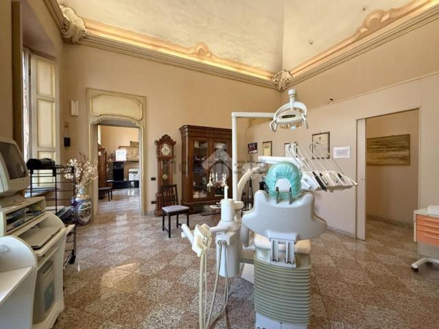 Appartamento in vendita di 175 m² in Via Palmiro Togliatti, 8