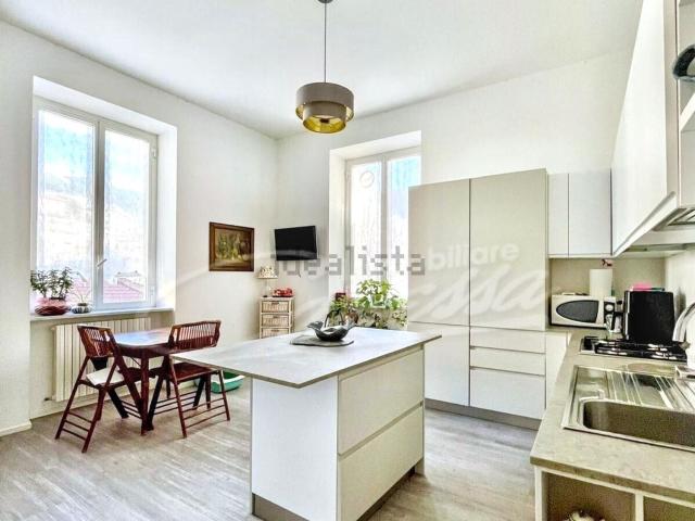 Appartamento in vendita di 175 m² in Via Paolo Zunino, 6