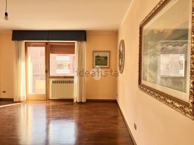 Appartamento in vendita di 175 m² in Via Romeo Gallenga, 72