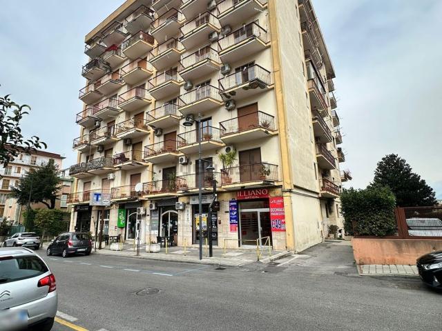 Appartamento in vendita di 175 m² in Via Vincenzo Russo