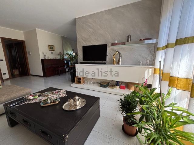 Appartamento in vendita di 175 m² in Viale Vittorio Alfieri, 26