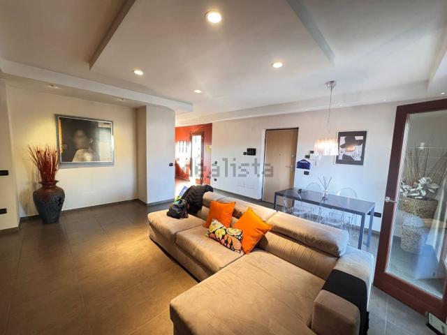 Appartamento in vendita di 175 m² in Viale America Latina, 253