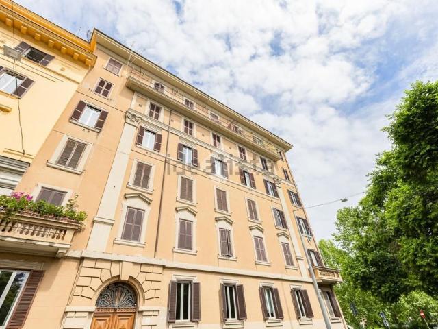 Appartamento in vendita di 175 m² in Viale dell&apos Università