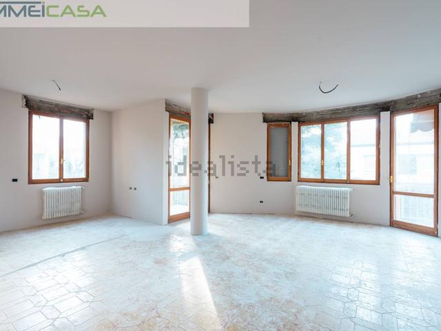 Appartamento in vendita di 175 m² in Viale Giacomo Puccini