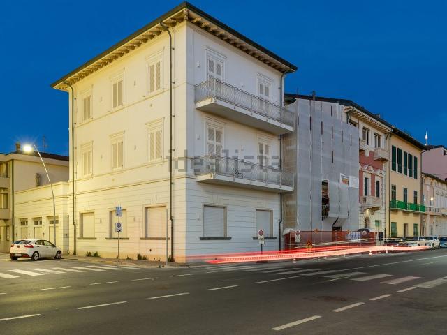 Appartamento in vendita di 175 m² in Viale Guglielmo Marconi, 127