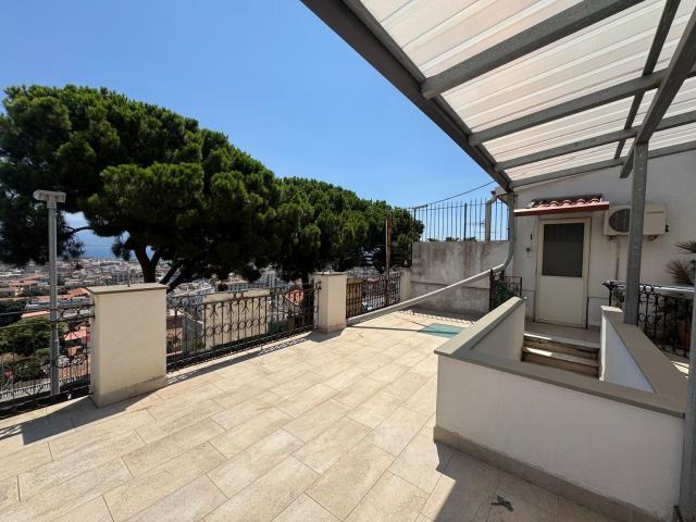 Appartamento in vendita di 175 m² in Viale Italia, 101