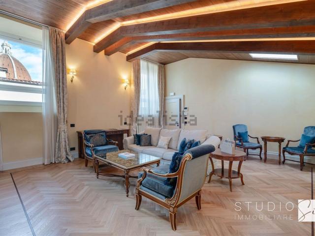 Appartamento in vendita di 175 m² in Borgo degli Albizi