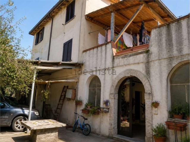 Appartamento in vendita di 175 m² in Contrada Canepino, 180