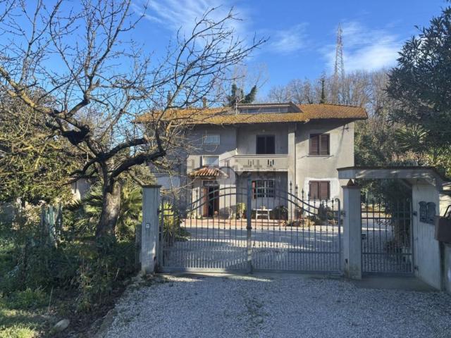 Appartamento in vendita di 175 m² in Contrada Monteverde Basso, 91