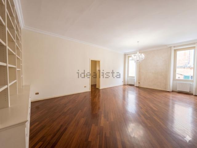 Appartamento in vendita di 175 m² in Corso Martiri della Libertà