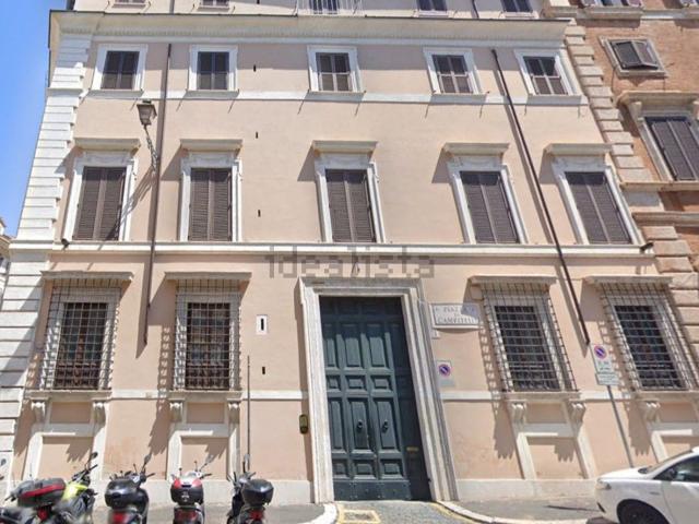 Appartamento in vendita di 175 m² in Piazza di Campitelli, 1