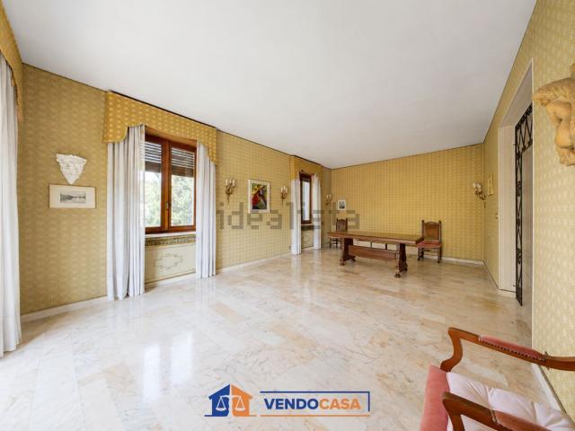 Appartamento in vendita di 175 m² in Strada dai Ronchi ai Cunioli Alti, 41