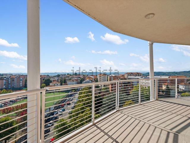 Appartamento in vendita di 176 m² in Via Conte Verde, 114