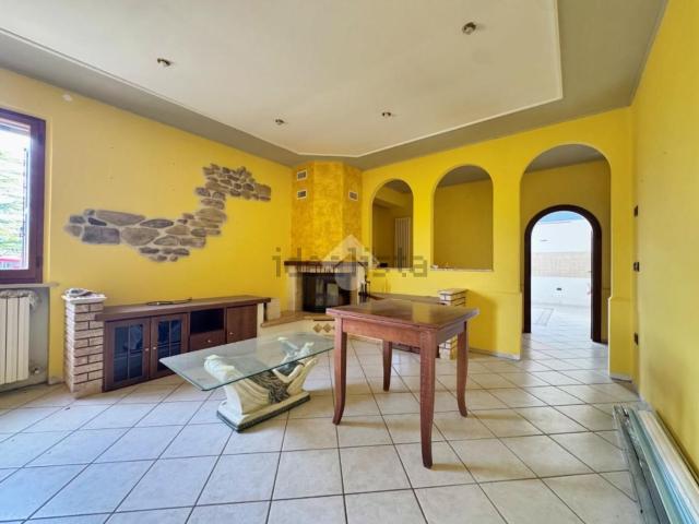 Appartamento in vendita di 176 m² in Via Castello Farneto, 1
