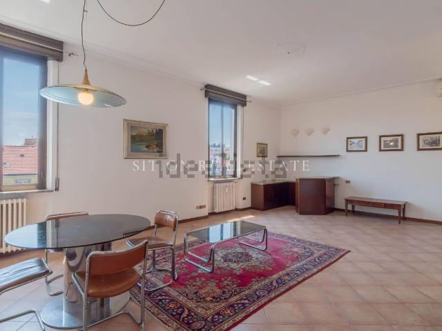 Appartamento in vendita di 176 m² in Via Cesare Tallone, 1