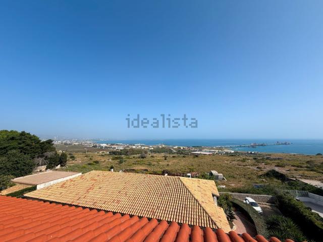 Appartamento in vendita di 176 m² in Via Gela