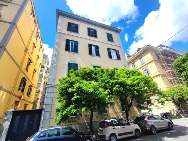 Appartamento in vendita di 176 m² in Via Giuseppe Cotronei