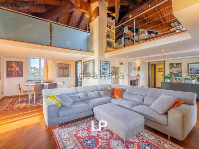Appartamento in vendita di 176 m² in Via Incasale, 16