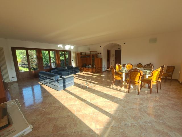 Appartamento in vendita di 176 m² in Via Roggia Lupetta