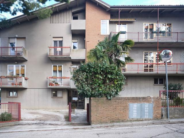 Appartamento in vendita di 176 m² in Via Riccardo Zandonai, 27