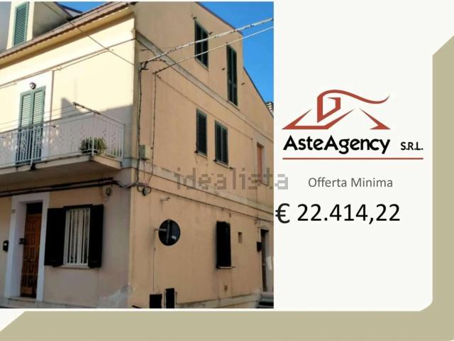 Appartamento in vendita di 176 m² in Viale dei Borghi, 10