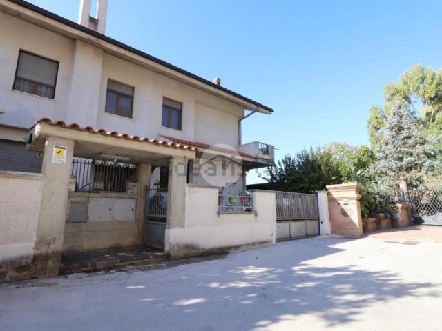 Appartamento in vendita di 176 m² in Strada Colle Scorrano, 60