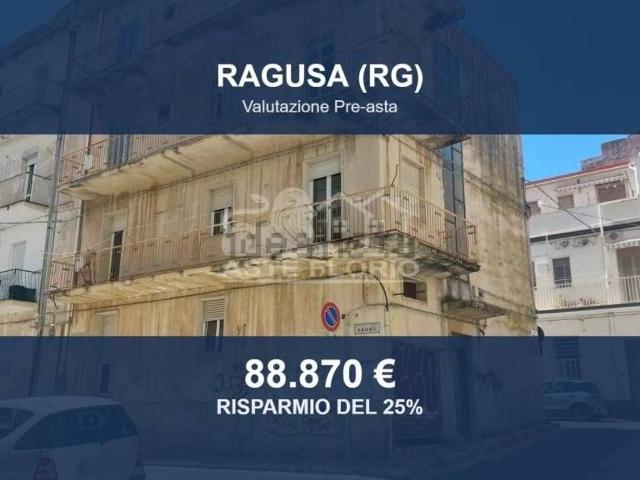 Appartamento in vendita di 177 m² in Via Cairoli, 55