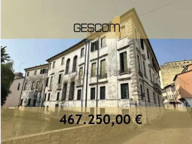 Appartamento in vendita di 177 m² in Via Avogari