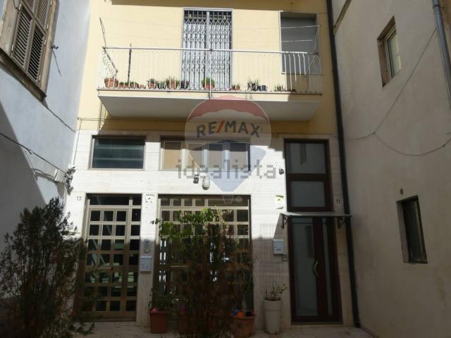Appartamento in vendita di 177 m² in Via Dott. Antonino Criscione, 13