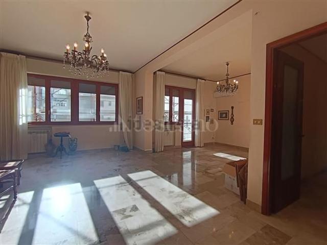 Appartamento in vendita di 177 m² in Via Empedocle Restivo