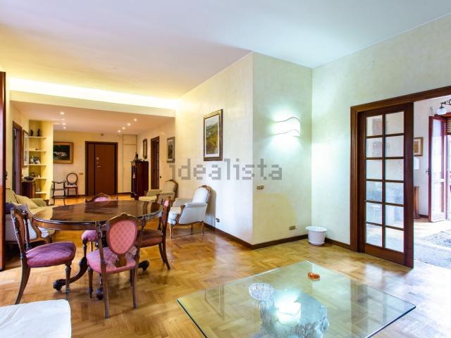 Appartamento in vendita di 177 m² in Via Enrico Albanese, 45